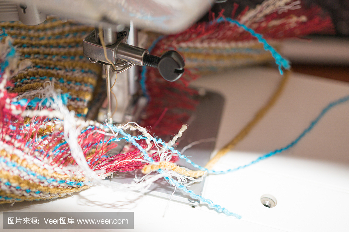 缝纫机在生产过程中的特写
